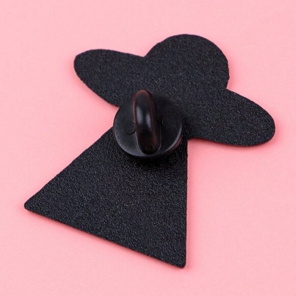 HELLO KITTY & Friends “Beam Me Up” Space Ship Enamel Pin (BRAND NEW & SO CUTE!) - Picture 3 of 3